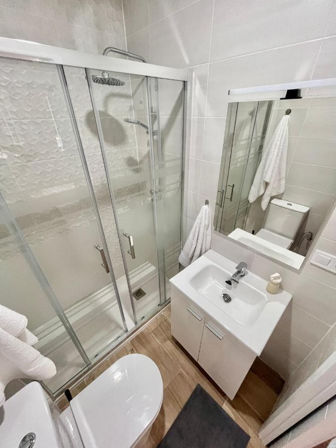 Lofts Ifema Apartment Madrid Bagian luar foto
